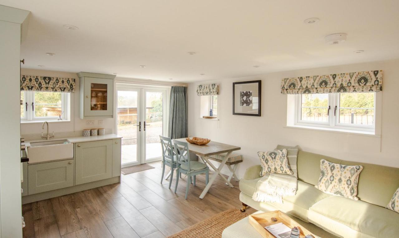 Finwood Green Farm Holiday Cottages-The Calf Shed And The Milk Parlour Henley-in-Arden Buitenkant foto